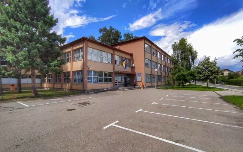 Tehnička škola Brčko: Jedan razred u izolaciji zbog korone, škola dezinfikovana