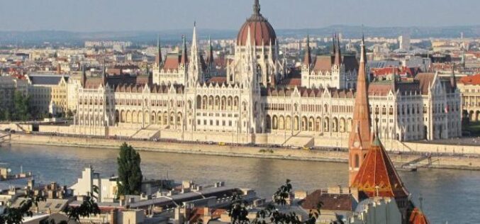 Мађарска: Отварање средњих школа одгођено до 10. маја