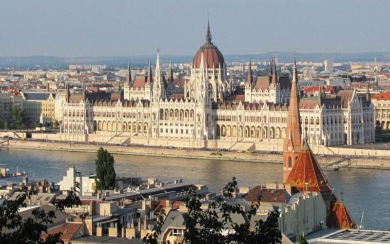 Мађарска: Отварање средњих школа одгођено до 10. маја