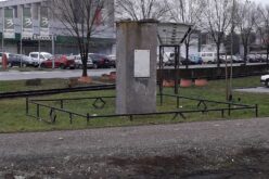 Brčko – Banovići, spomenik na „prvu prugu na svijetu koju su izgradila djeca“ gotovo da se srušio u Brčkom